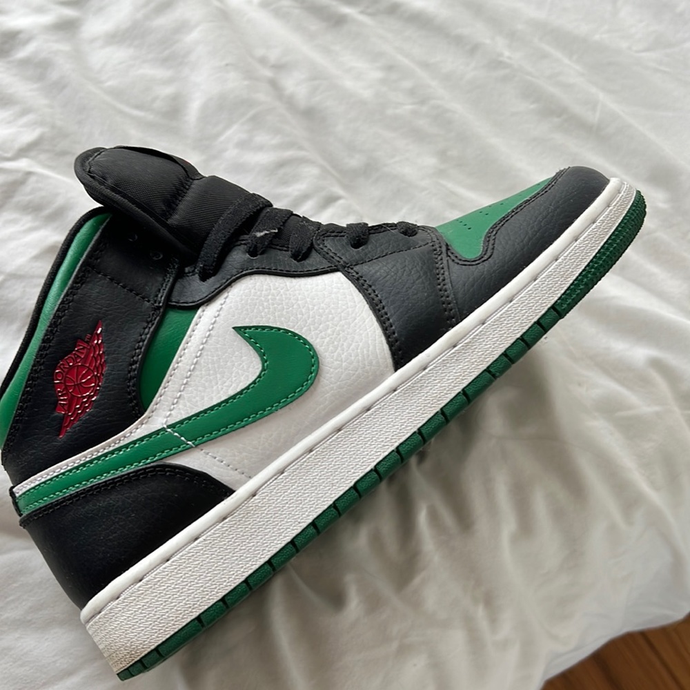 Jordan 1 Mid - Green Toe